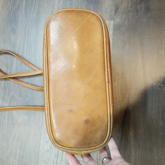 American West leather handbag. Bow front bag. - Picture 4 of 12